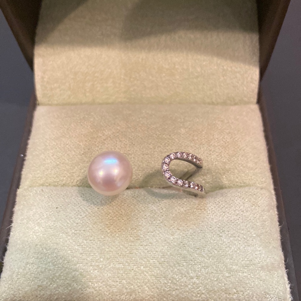 Pearl and Silver (925 stamp) pear and round split ring, size 7